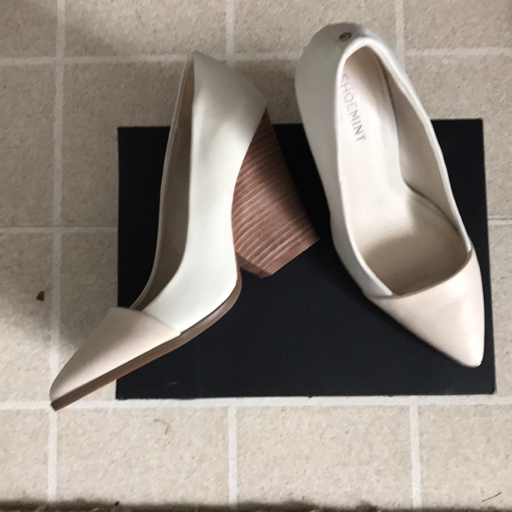 Shoe mint winter white heels